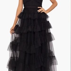Chic Black Layered Tulle Dress